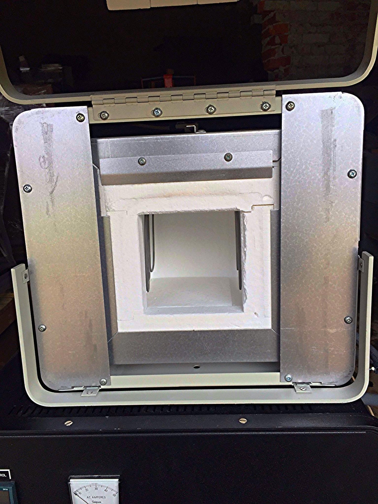 LINDBERG Blue M ™ 1700°C BOX FURNACE WITH CONTROLLER!! Costs over US$ 15.000 New