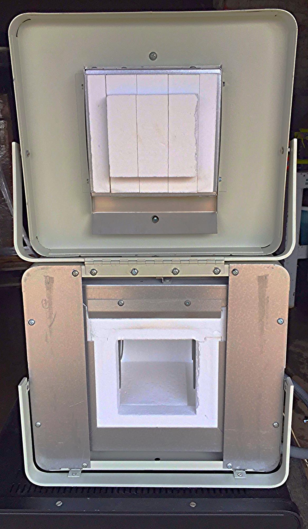 LINDBERG Blue M ™ 1700°C BOX FURNACE WITH CONTROLLER!! Costs over US$ 15.000 New