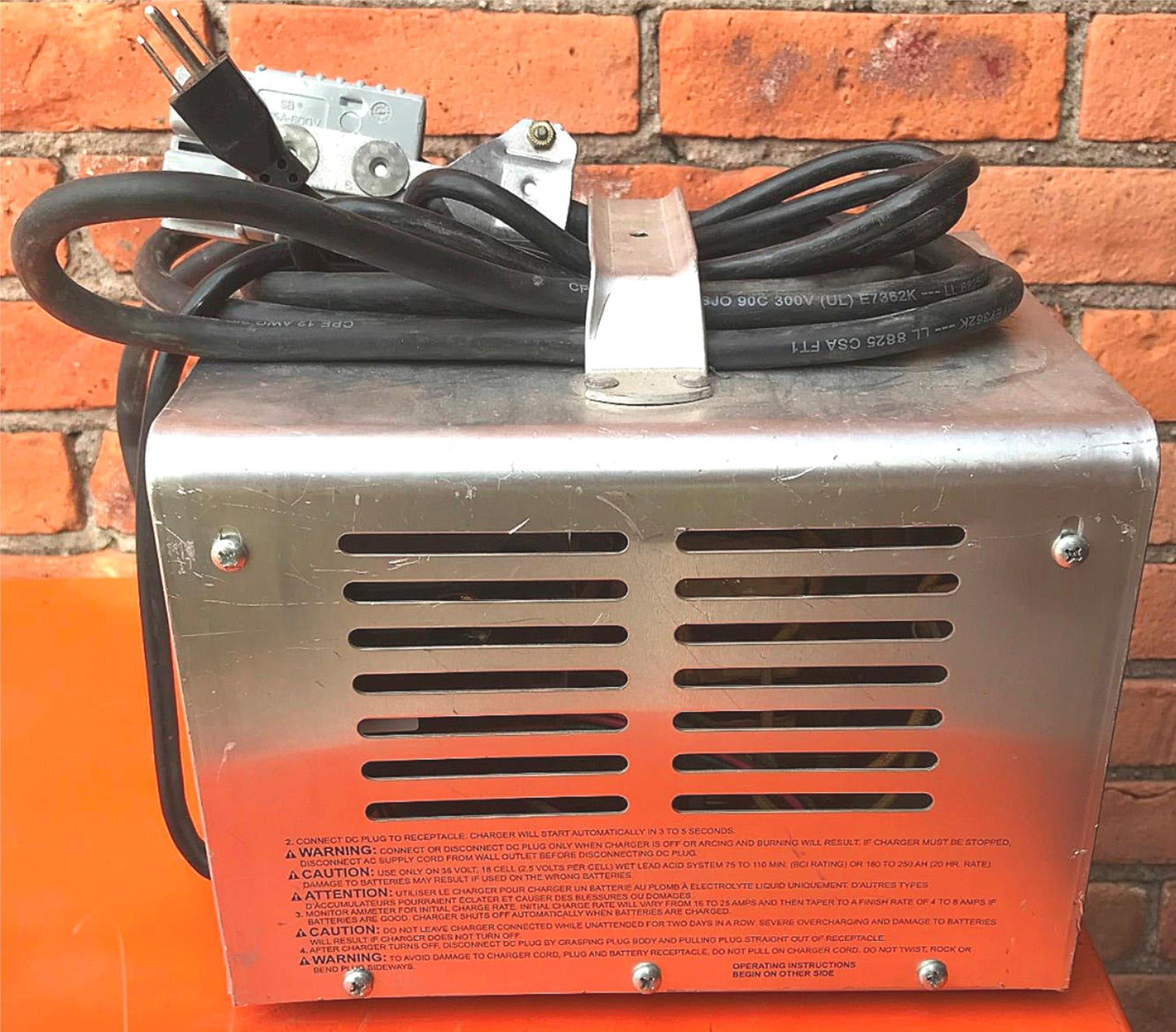 LESTRONIC II 36VOLT BATTERY CHARGER NOBLES TENNANT MINUTEMAN GOLF CART FREE SHIP