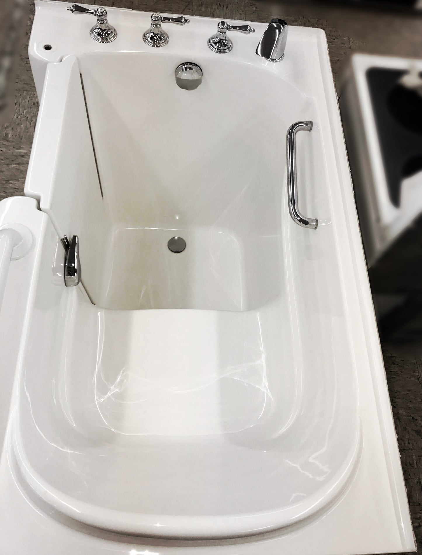 Home Living Solutions DIGNITY SOAKING WALK IN TUB HYDRO BATH BATHTUB FREE SHIP