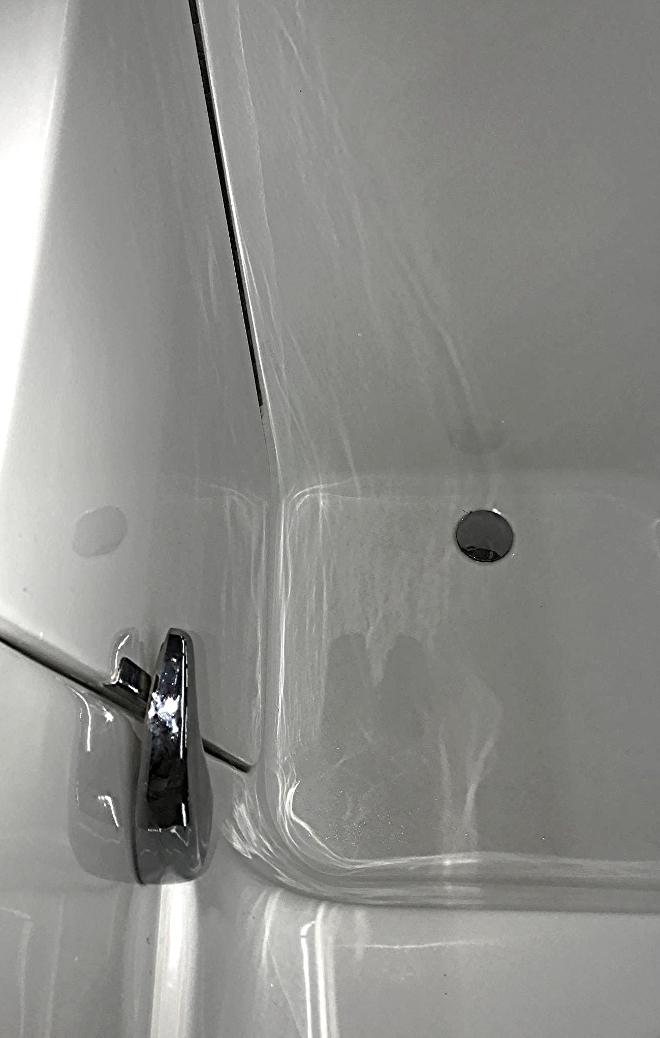 Home Living Solutions DIGNITY SOAKING WALK IN TUB HYDRO BATH BATHTUB FREE SHIP