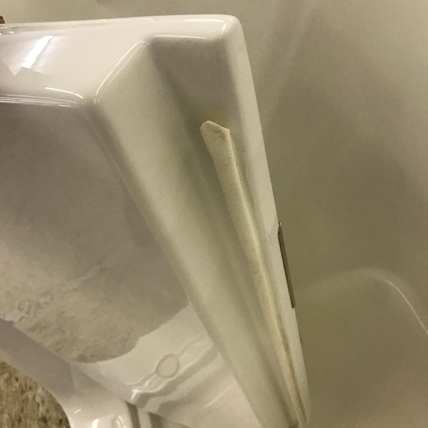 Home Living Solutions DIGNITY SOAKING WALK IN TUB HYDRO BATH BATHTUB FREE SHIP