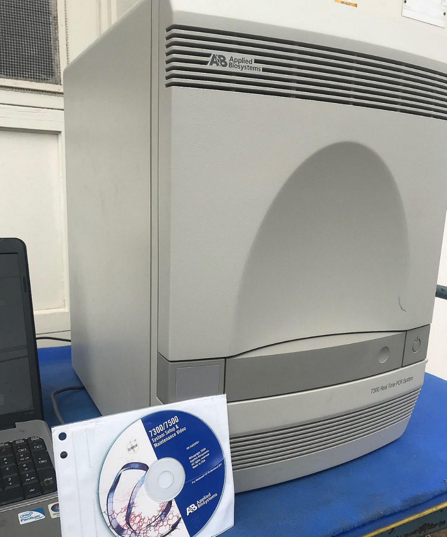 APPLIED BIOSYSTEMS 7300 Real-Time PCR System DVD & MANUAL WATCH VIDEO *WARRANTY*