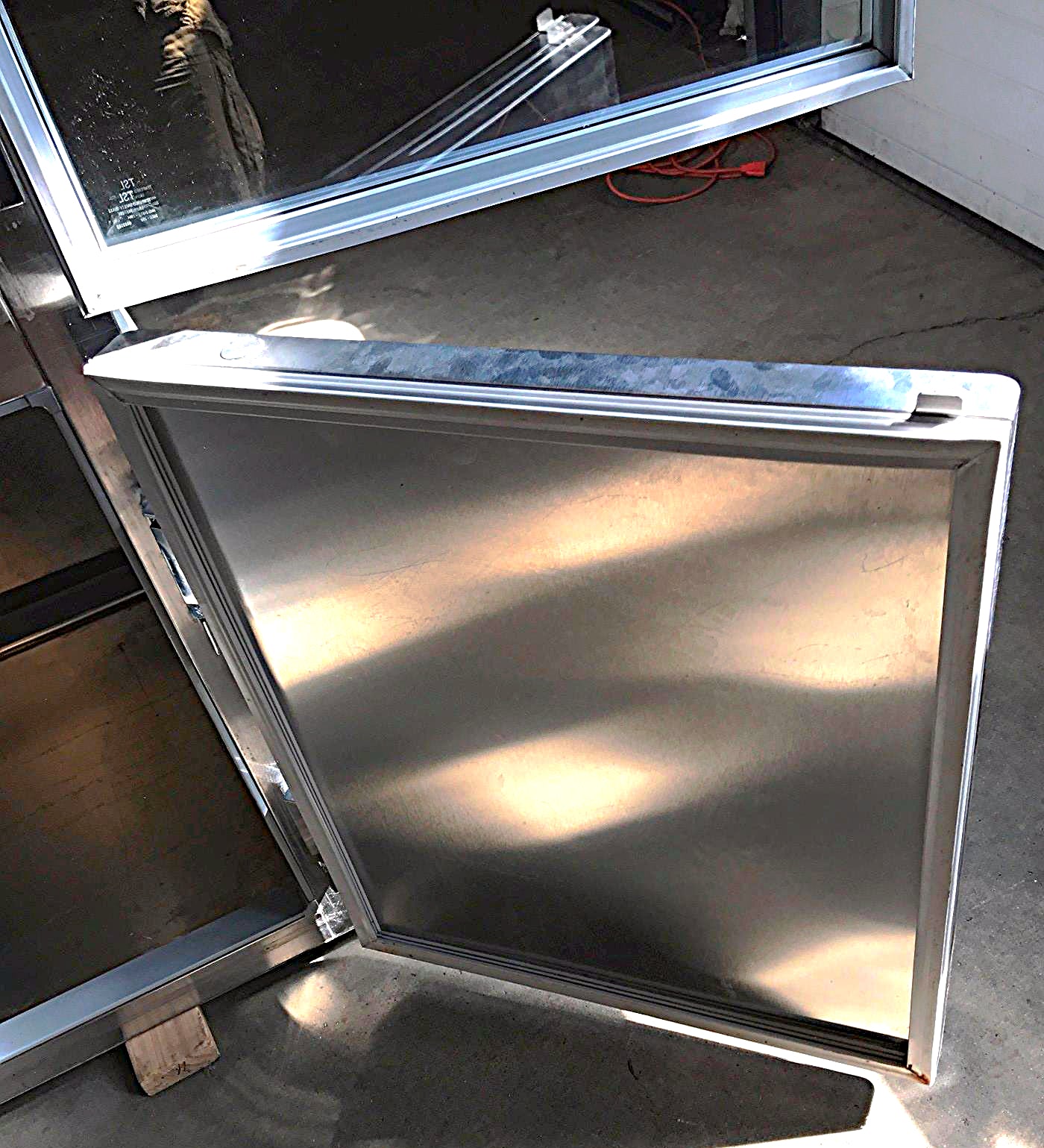 DELFIELD 3 TIER GLASS SPLIT DOOR PASS THROUGH REACH IN REFRIGERATOR FREESHIP