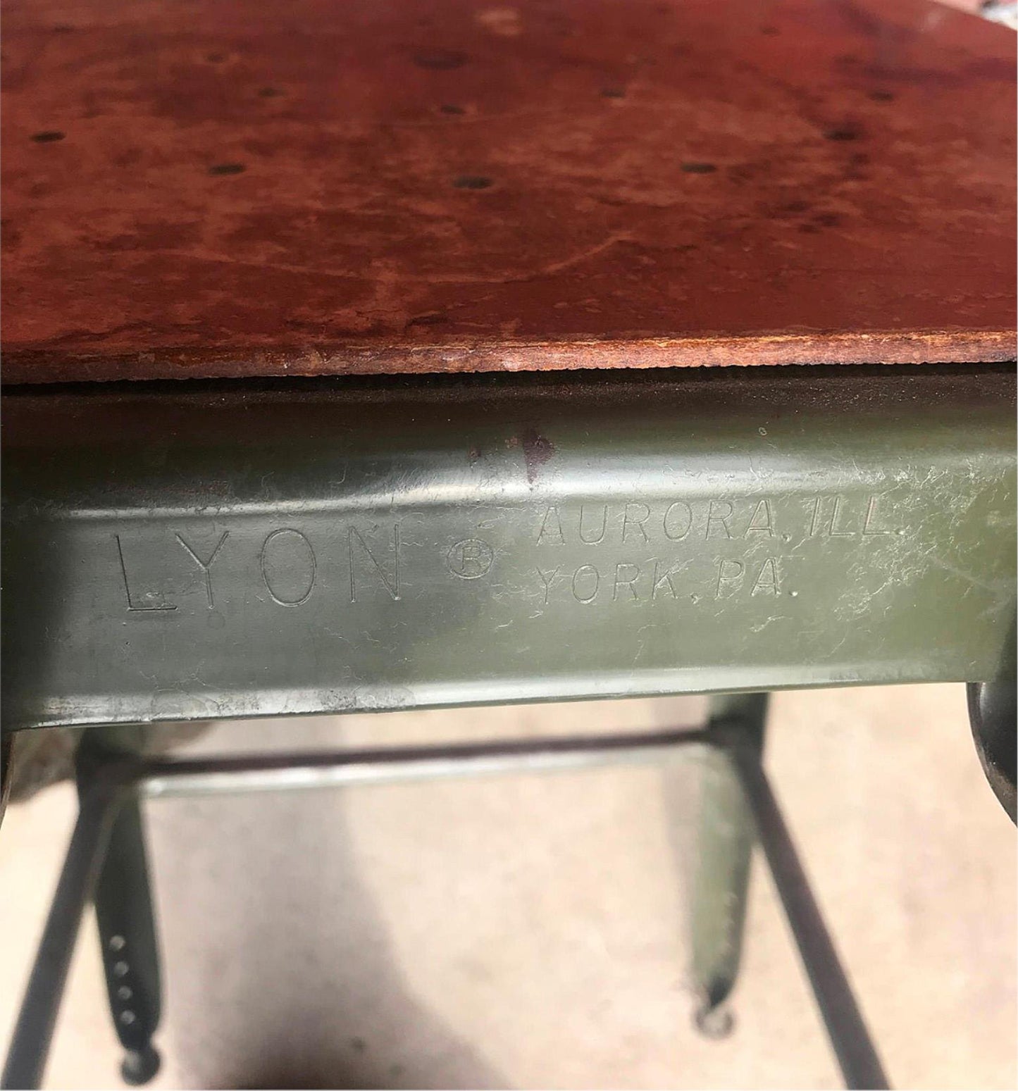 VINTAGE SET 4 GREEN LYON STOOL PRESSED DOVE GRAY WOOD STEEL ADJUST BACK FREESHIP