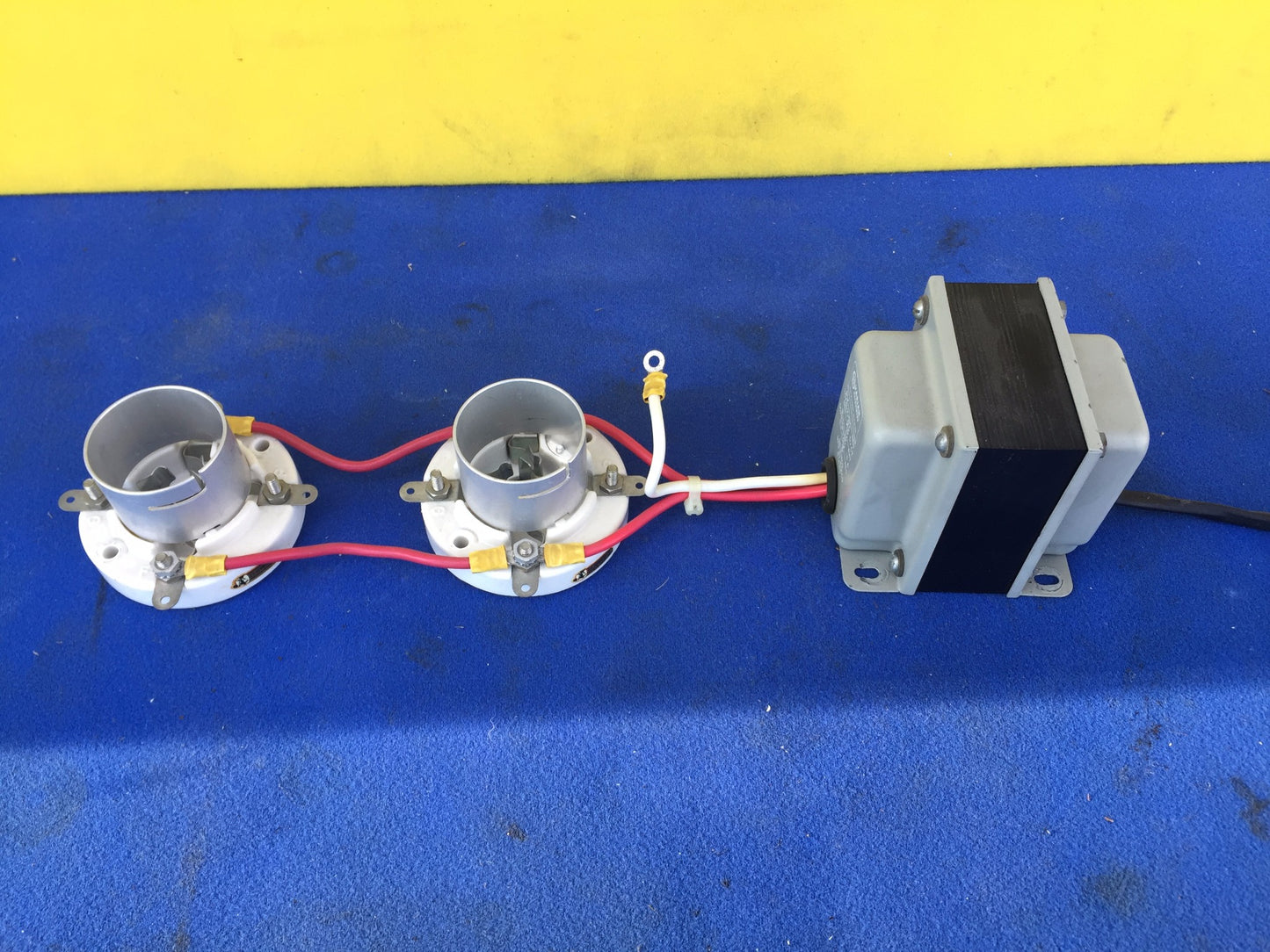 2 MILITARY RCA 872A VAPOR TYPE ELECTRON RADIOTRON VACUUM TUBES & PIN TUBE SOCKET