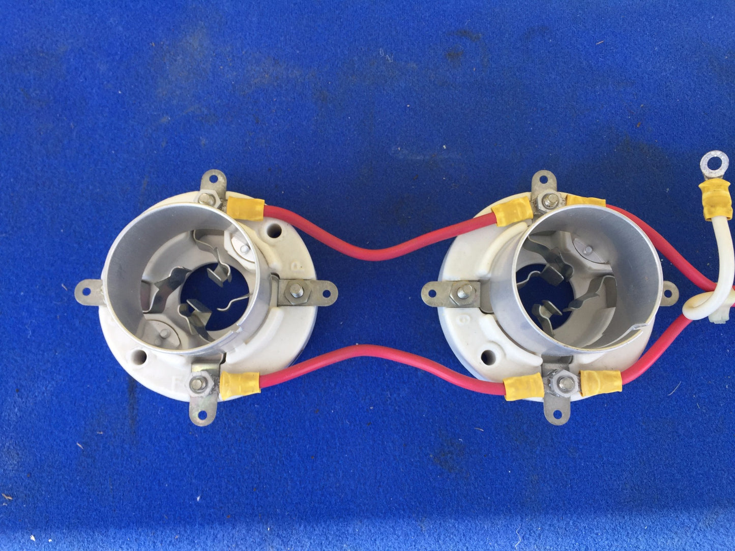 2 MILITARY RCA 872A VAPOR TYPE ELECTRON RADIOTRON VACUUM TUBES & PIN TUBE SOCKET