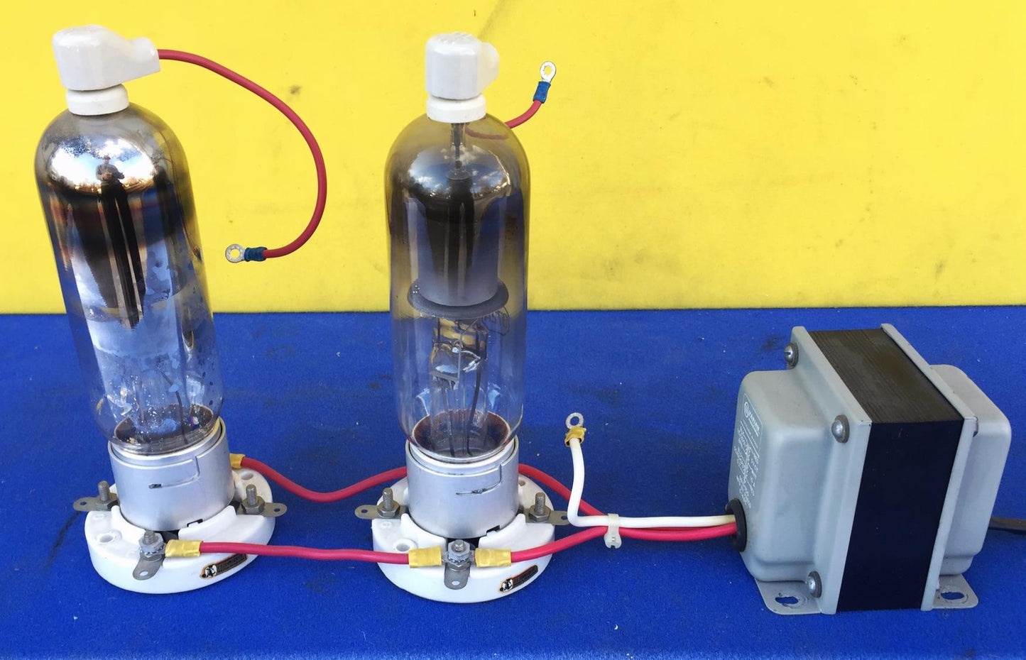 2 MILITARY RCA 872A VAPOR TYPE ELECTRON RADIOTRON VACUUM TUBES & PIN TUBE SOCKET