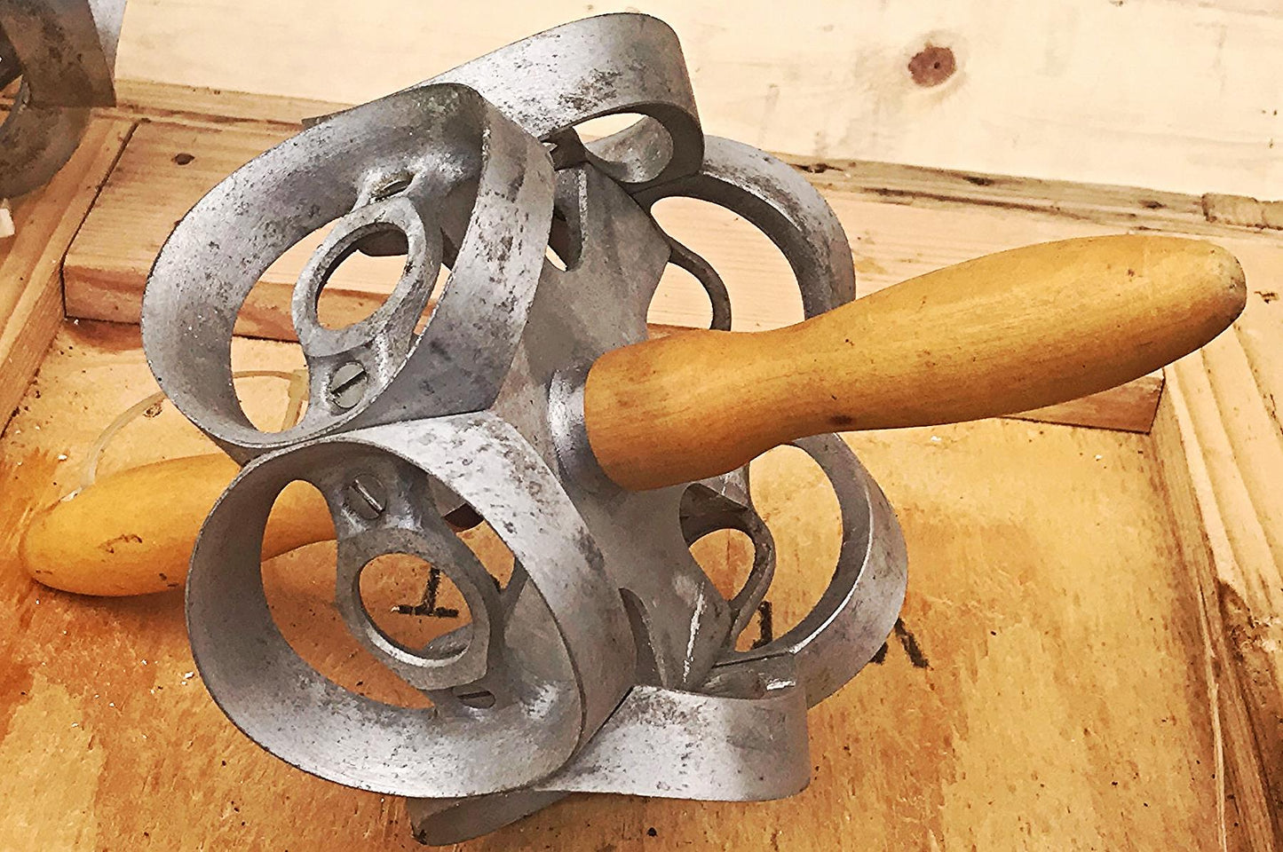 3" HOUPT OLNEY REVOLVING METAL DOUGHNUT COOKIE CUTTER ROLLER ONE ROLL FREE SHIP