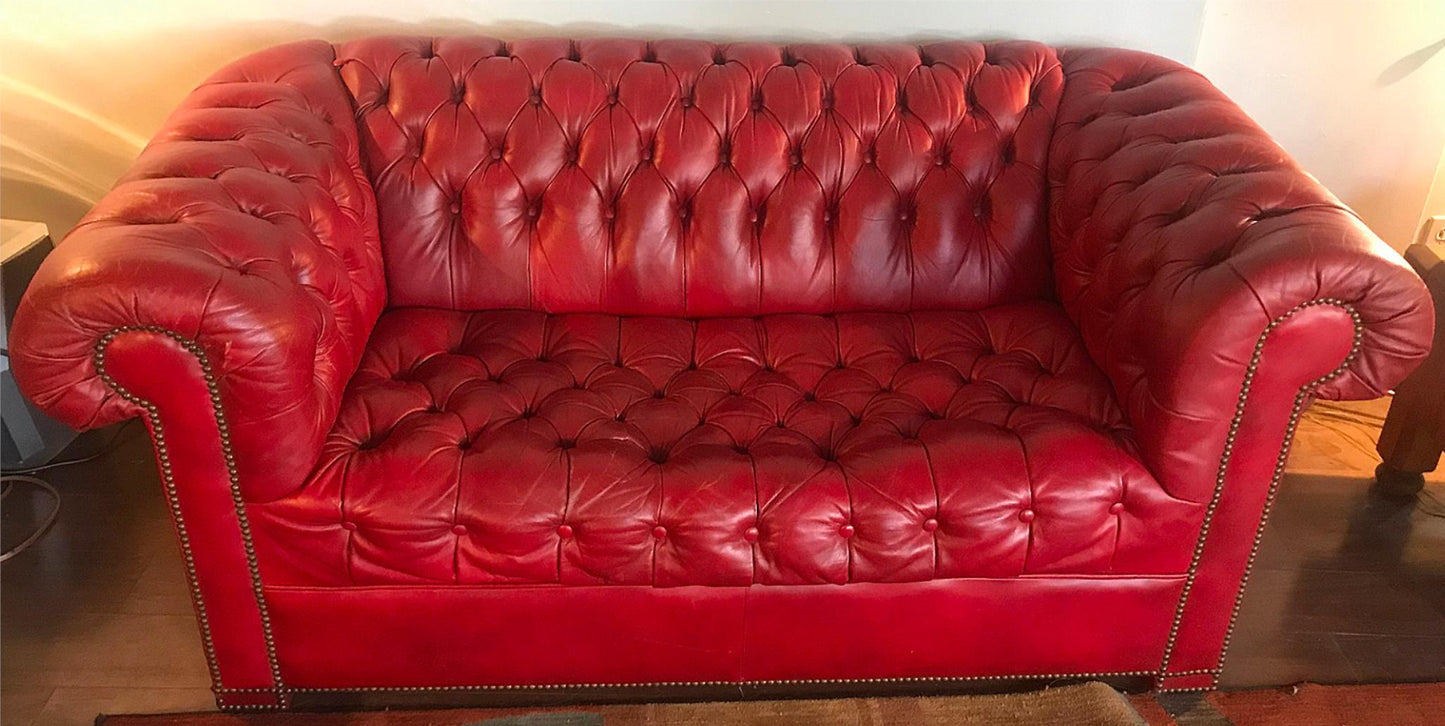 WONDERFUL CLASSIC CHESTERFIELD RED TUFTED LEATHER SOFA NO RIPS NO TEARS FREESHIP