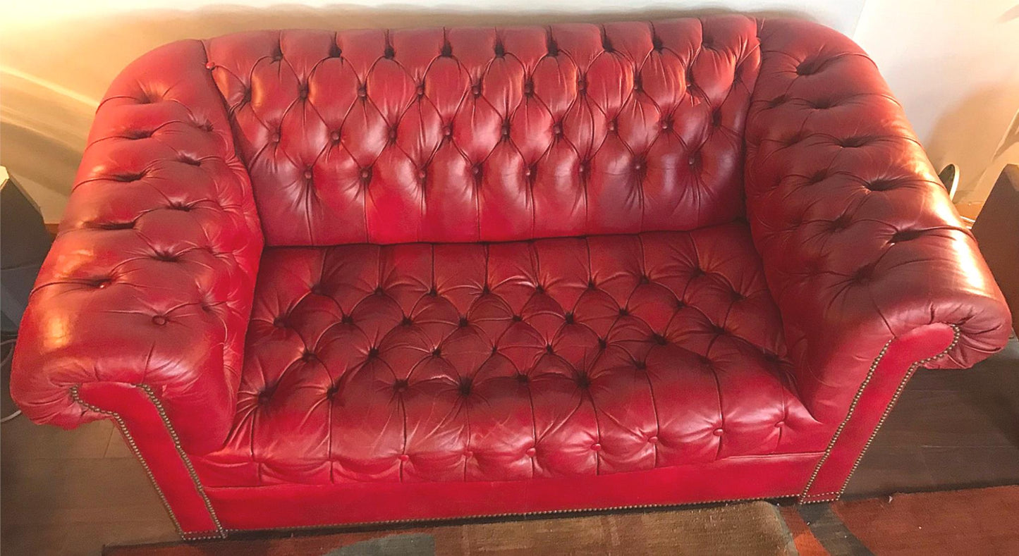 WONDERFUL CLASSIC CHESTERFIELD RED TUFTED LEATHER SOFA NO RIPS NO TEARS FREESHIP