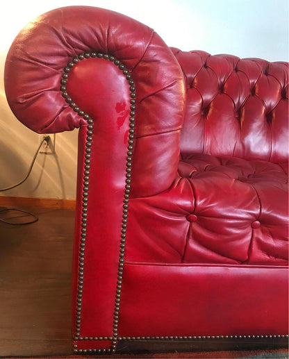 WONDERFUL CLASSIC CHESTERFIELD RED TUFTED LEATHER SOFA NO RIPS NO TEARS FREESHIP