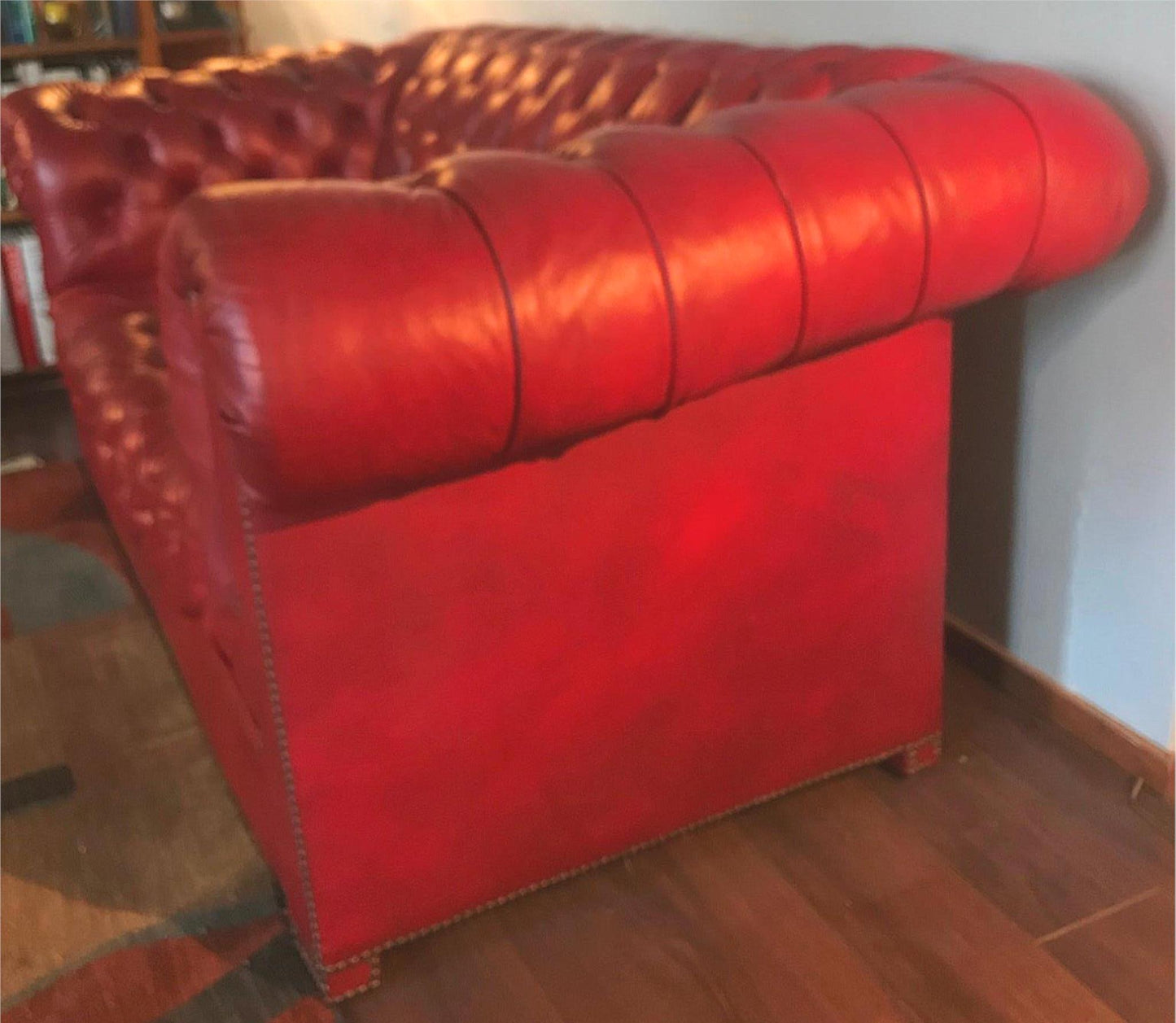 WONDERFUL CLASSIC CHESTERFIELD RED TUFTED LEATHER SOFA NO RIPS NO TEARS FREESHIP