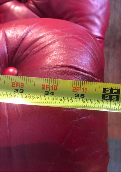 WONDERFUL CLASSIC CHESTERFIELD RED TUFTED LEATHER SOFA NO RIPS NO TEARS FREESHIP