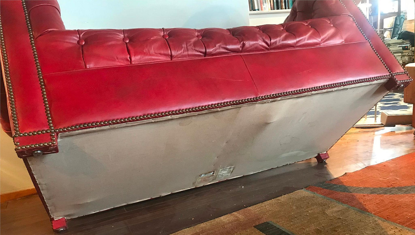 WONDERFUL CLASSIC CHESTERFIELD RED TUFTED LEATHER SOFA NO RIPS NO TEARS FREESHIP