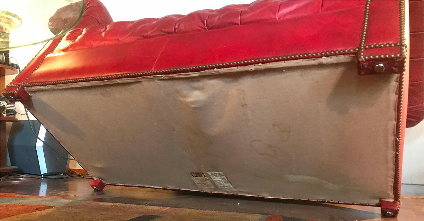 WONDERFUL CLASSIC CHESTERFIELD RED TUFTED LEATHER SOFA NO RIPS NO TEARS FREESHIP