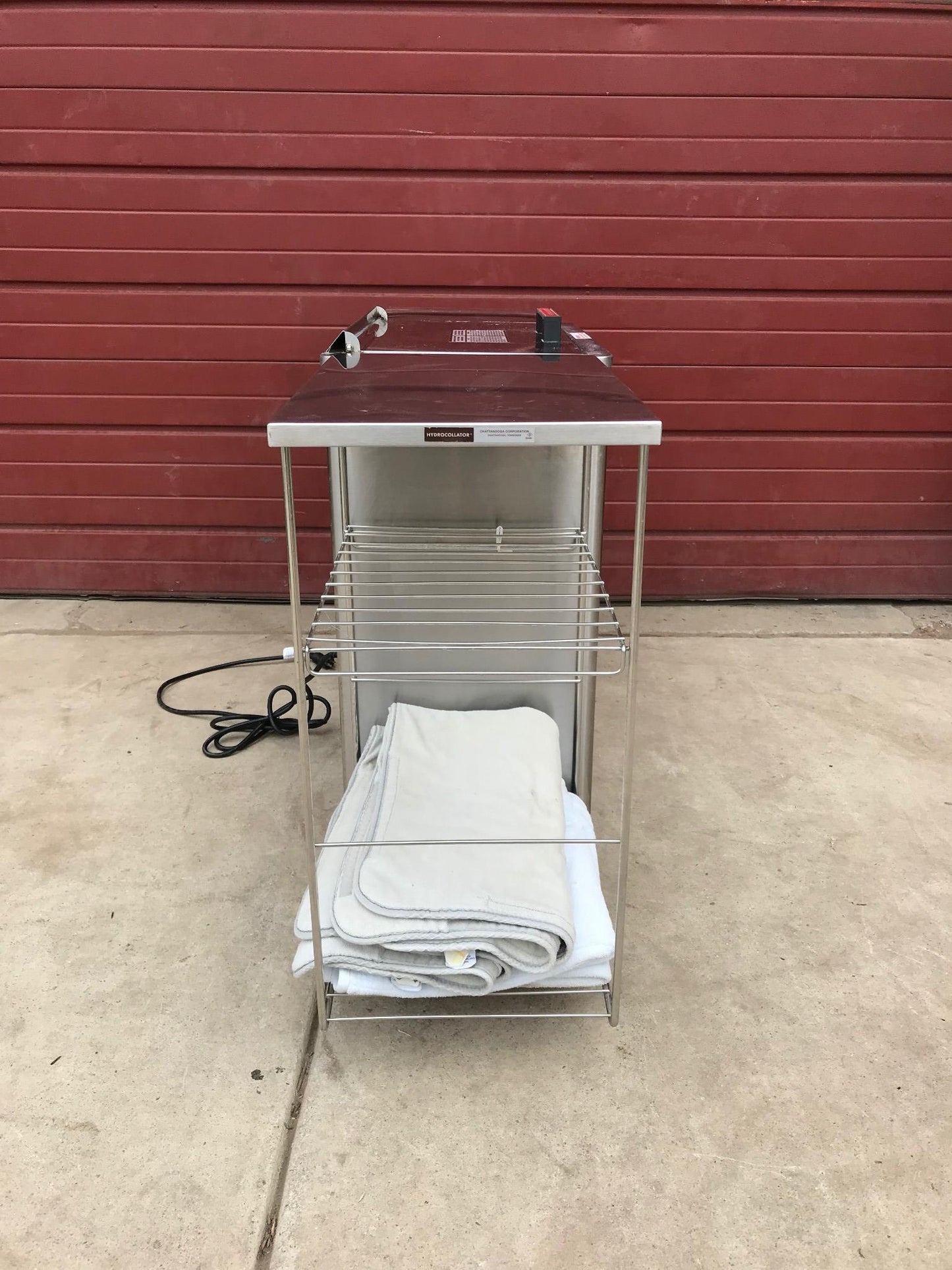 CHATTANOOGA HYDROCOLLATOR HOT PACK HEATER MODEL M2 Pac & 2 ORIGINAL SIDE TABLES