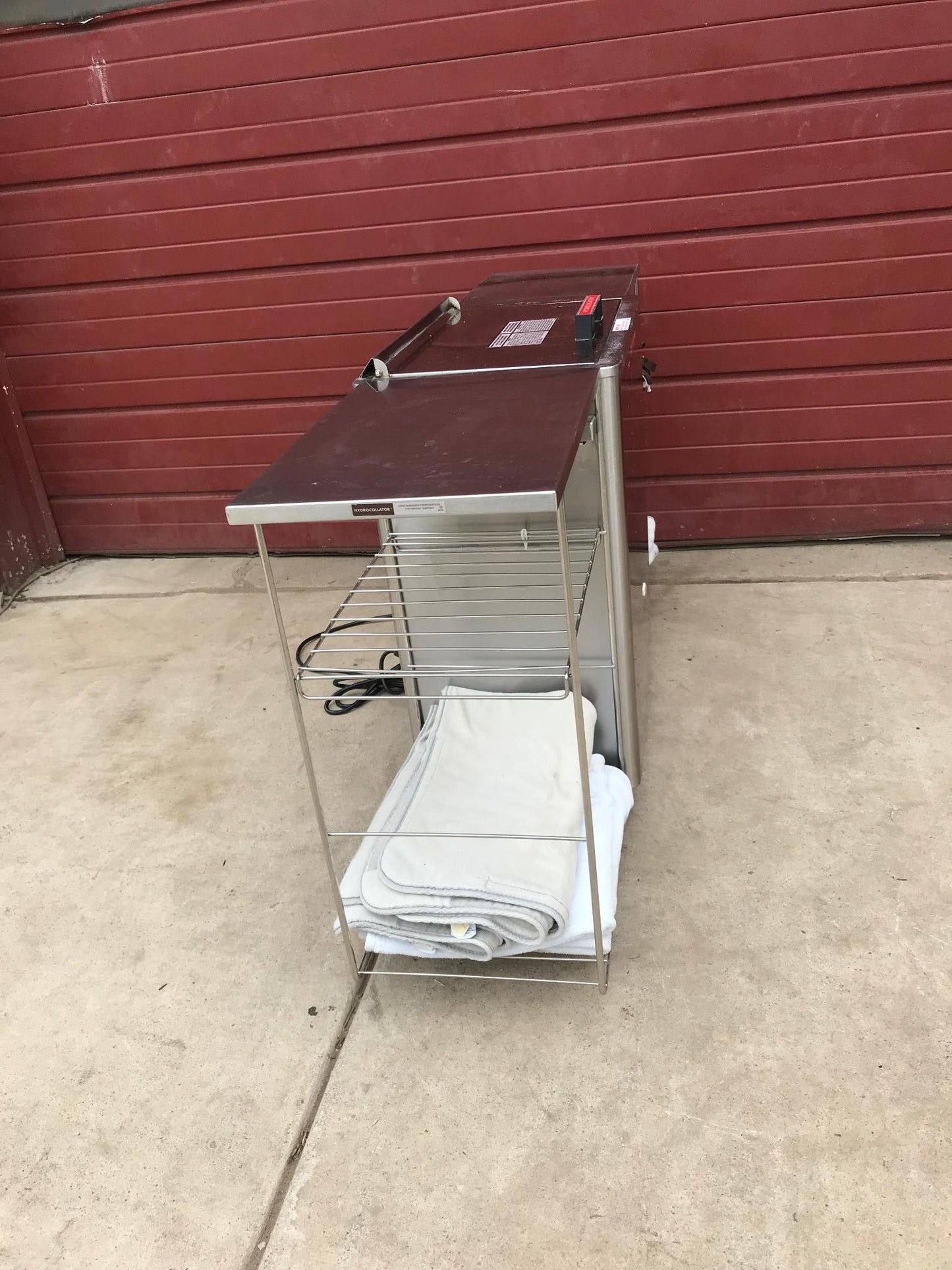 CHATTANOOGA HYDROCOLLATOR HOT PACK HEATER MODEL M2 Pac & 2 ORIGINAL SIDE TABLES