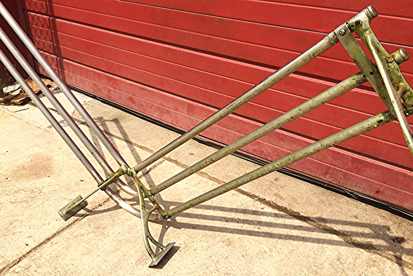 VINTAGE ART NOUVEAU BRASS St STEEL ISLAND INDUSTRIAL URBAN MODERN RACK FREESHIP