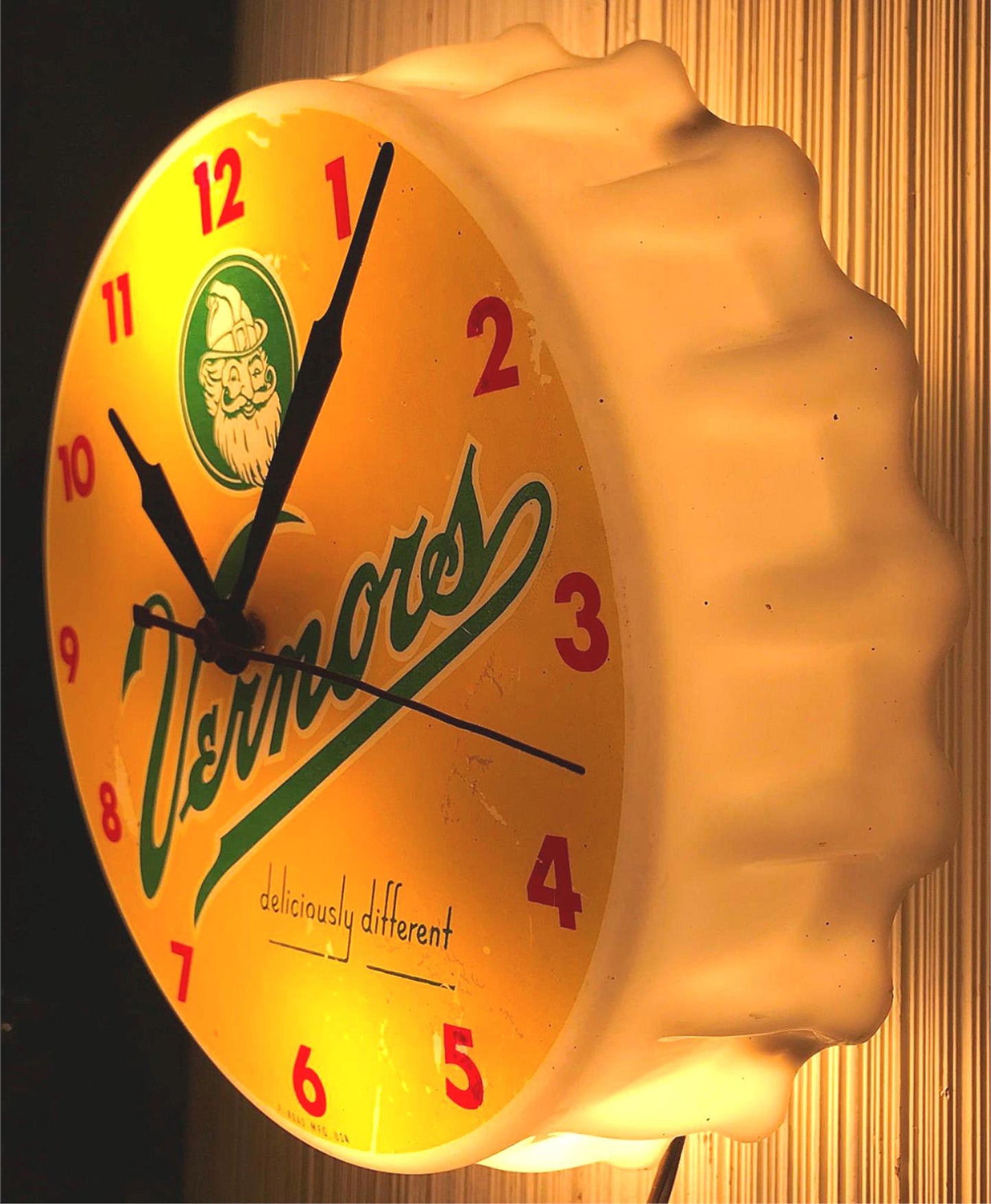 60s ORIGINAL VINTAGE VERNORS DETROIT GINGER ALE WALL CLOCK WATCH VIDEO FREE SHIP