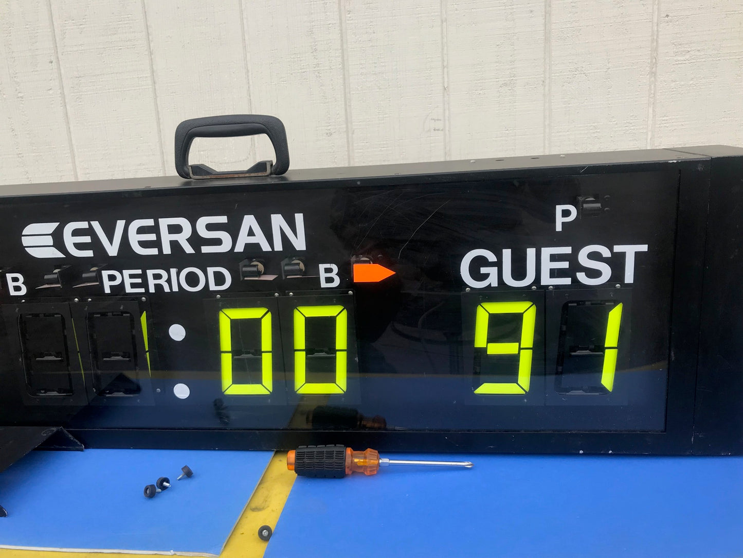 EVERSAN PORTABLE ELECTRONIC SCOREBOARD FOOTBALL HOCKEY BASEBAL WATCH VIDEO