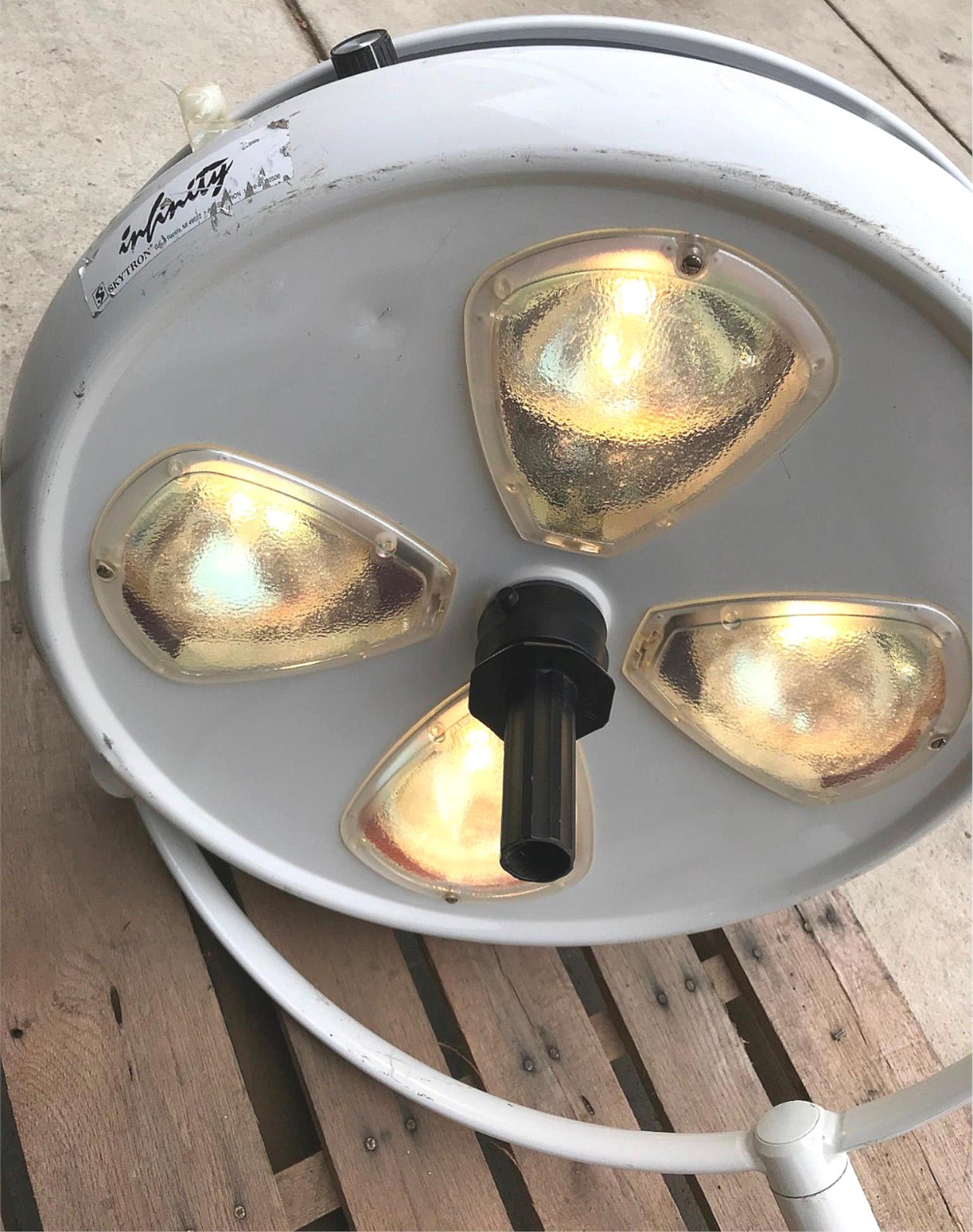 SKYTRON INFINITY IF54 SERIES SURGICAL SURGERY LIGHT OPERATION LAMP BASE FREESHIP