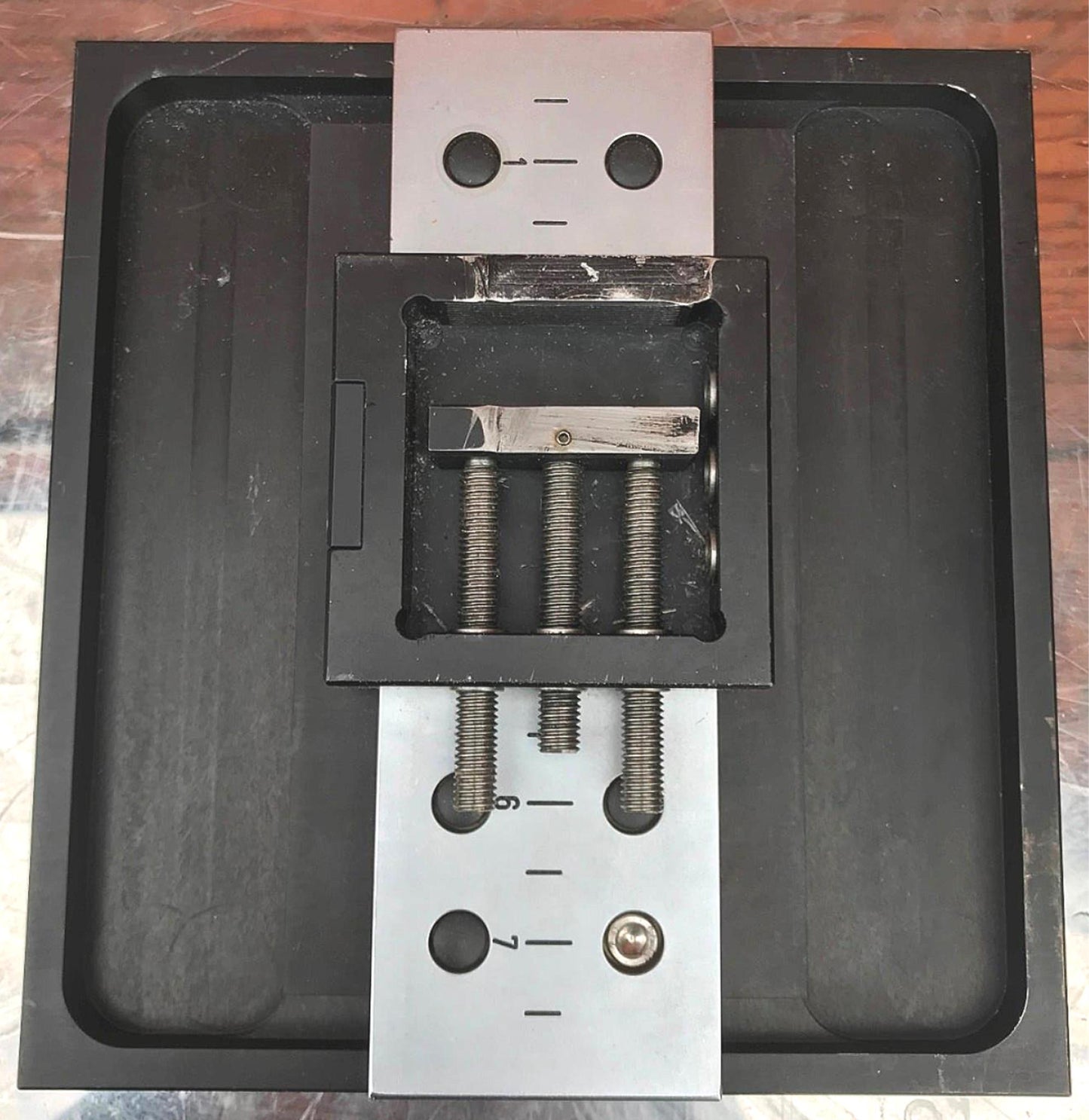 LEICA SM2400  SLEDGE MICROTOME with KNIFE ALMOST COMPLETE FREE SHIP