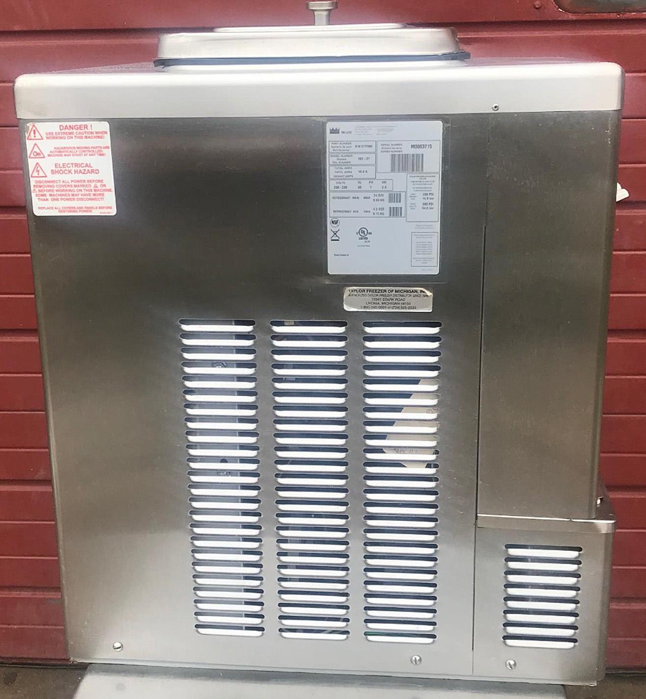 COUNTER TOP AIR COLLED TAYLOR 161 COMPACT SOFT SERVE TWIN TWIST FREEZER FREESHIP