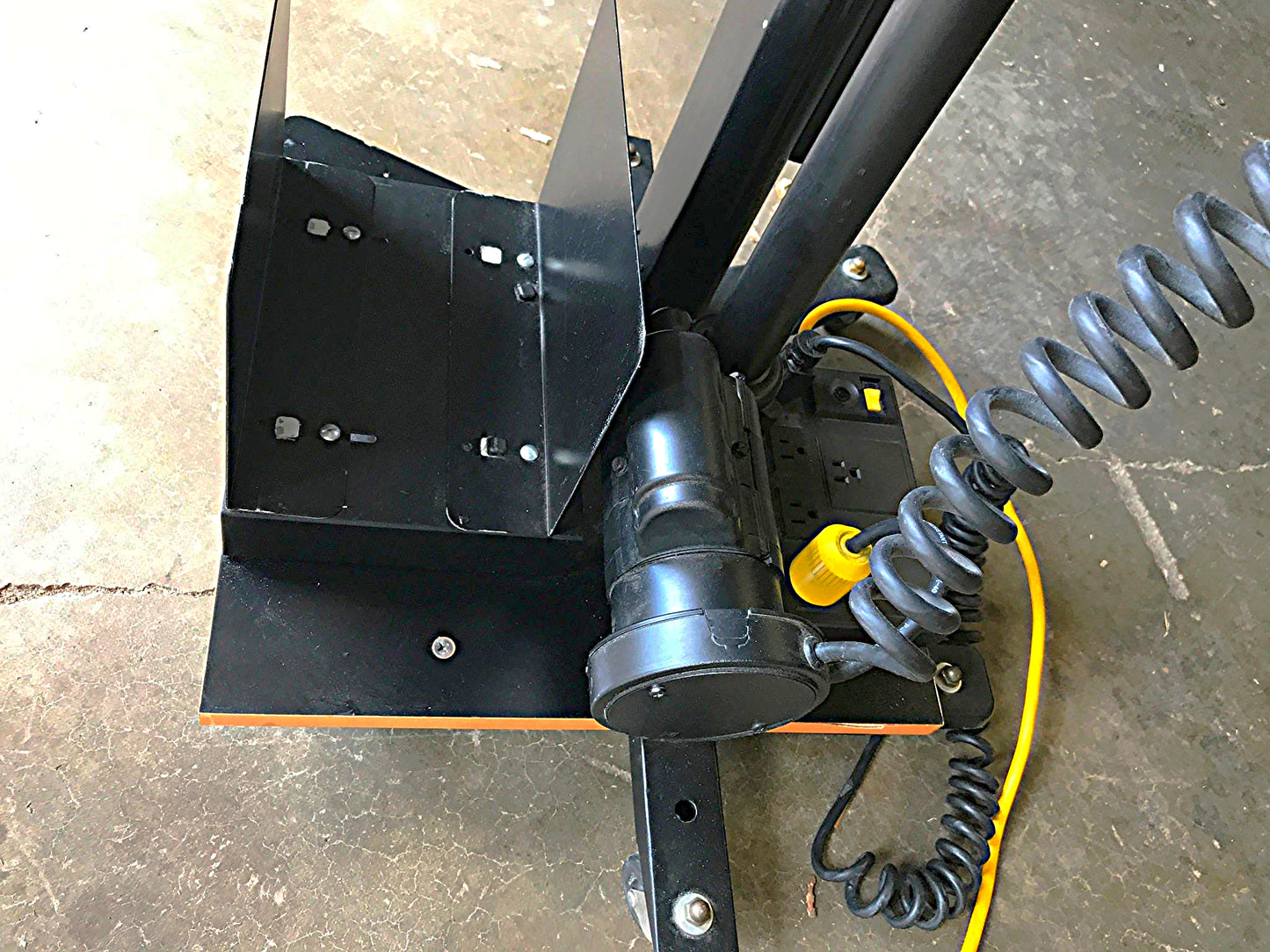 ERGOQUEST POWER COMPUTER WORKSTATION HILO DESK TABLE WHEELS WATCH VIDEO FREESHIP