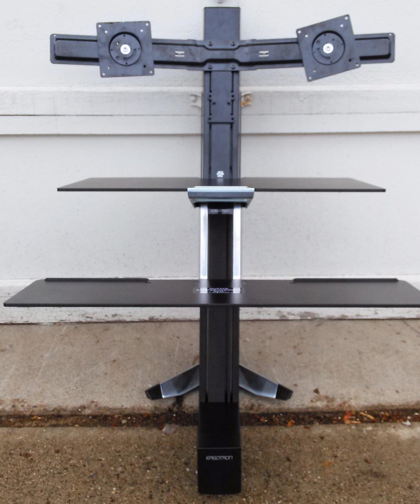 Ergotron 33-349-200 WorkFit-A  Dual Worksurface+ / 2LCD Displays keyboard mouse