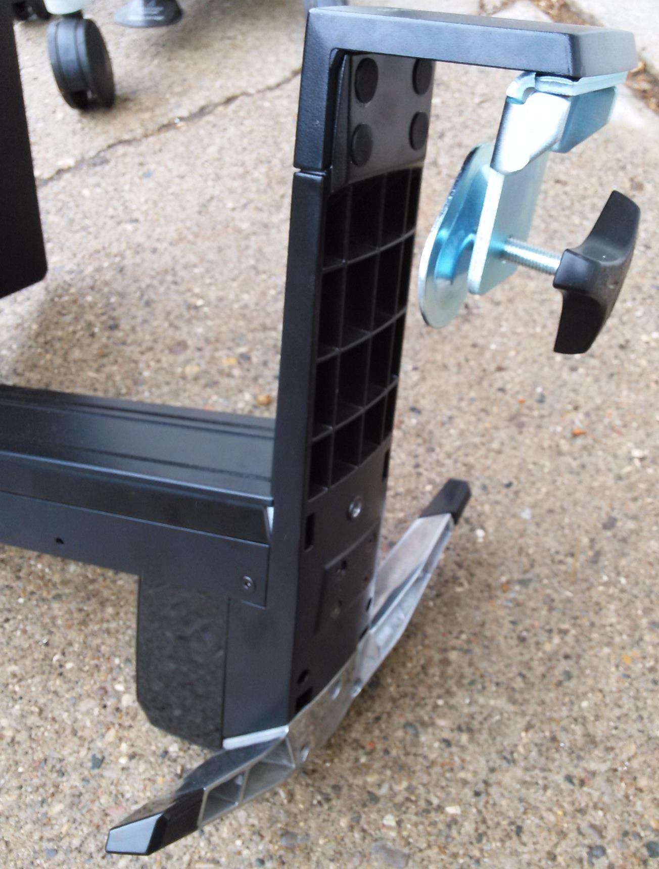 Ergotron 33-349-200 WorkFit-A  Dual Worksurface+ / 2LCD Displays keyboard mouse