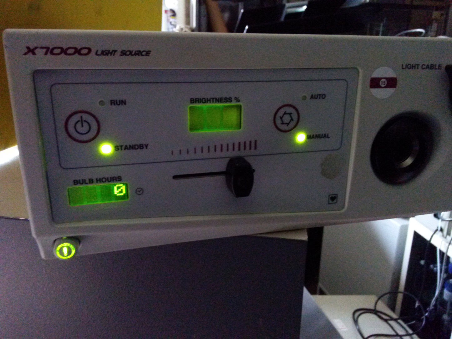 STRYKER X7000 XENON LIGHT SOURCE came FROM A WORKING ENVIRONMENT AND IS IN EXCEL