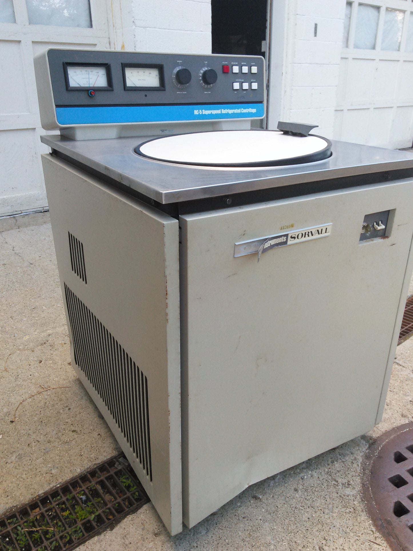 DUPONT SORVALL RC5 FLOOR MODEL REFRIGERATED CENTRIFUGE with ROTOR