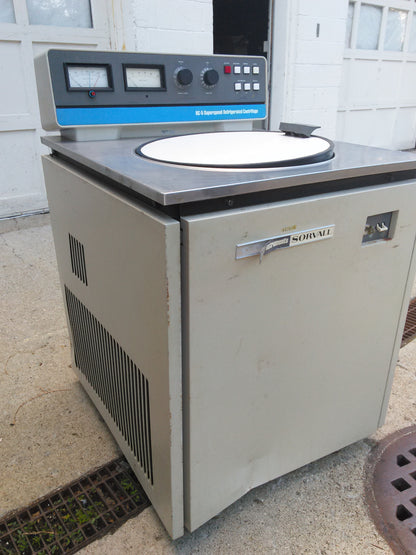 DUPONT SORVALL RC5 FLOOR MODEL REFRIGERATED CENTRIFUGE with ROTOR