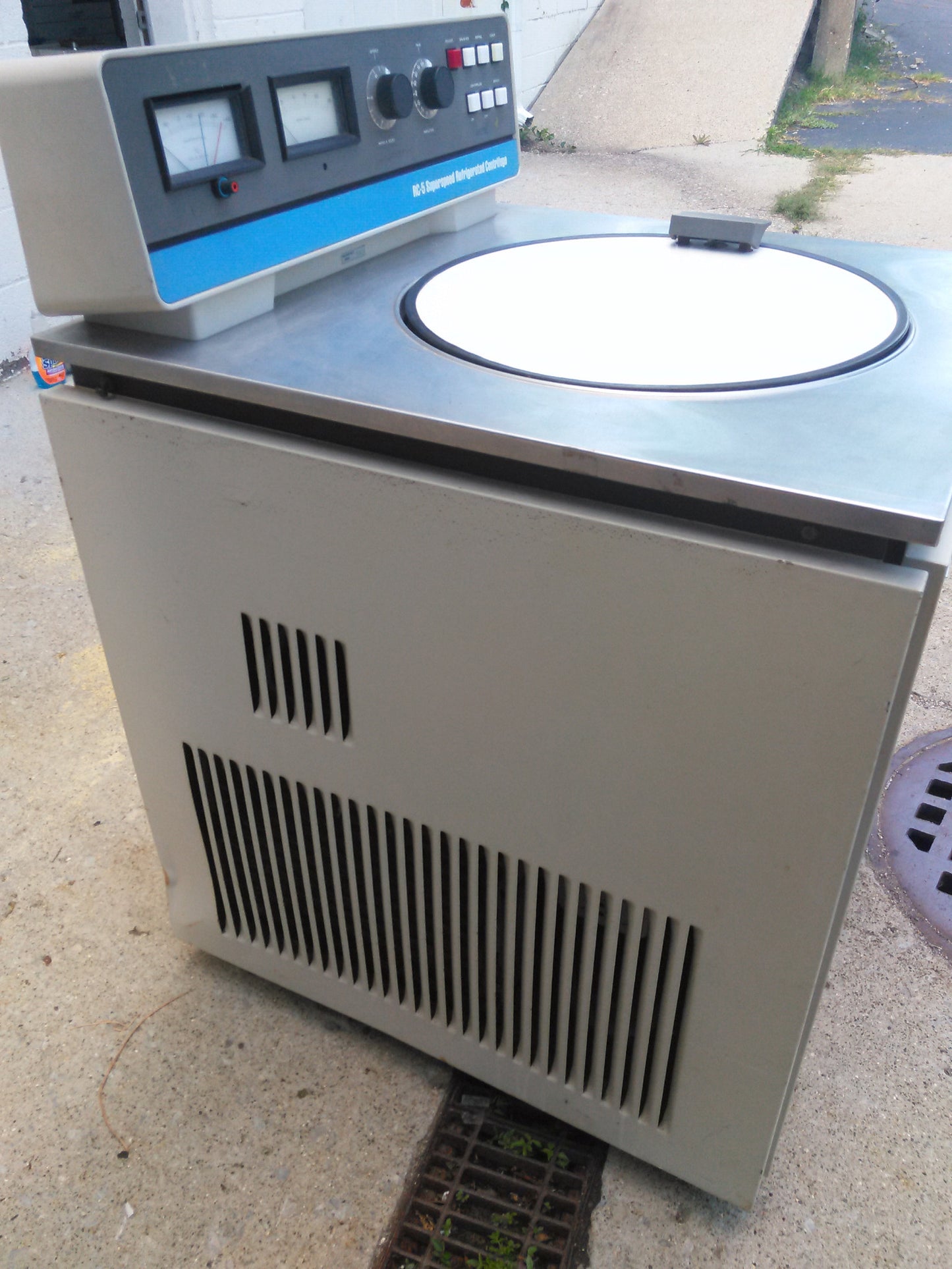 DUPONT SORVALL RC5 FLOOR MODEL REFRIGERATED CENTRIFUGE with ROTOR