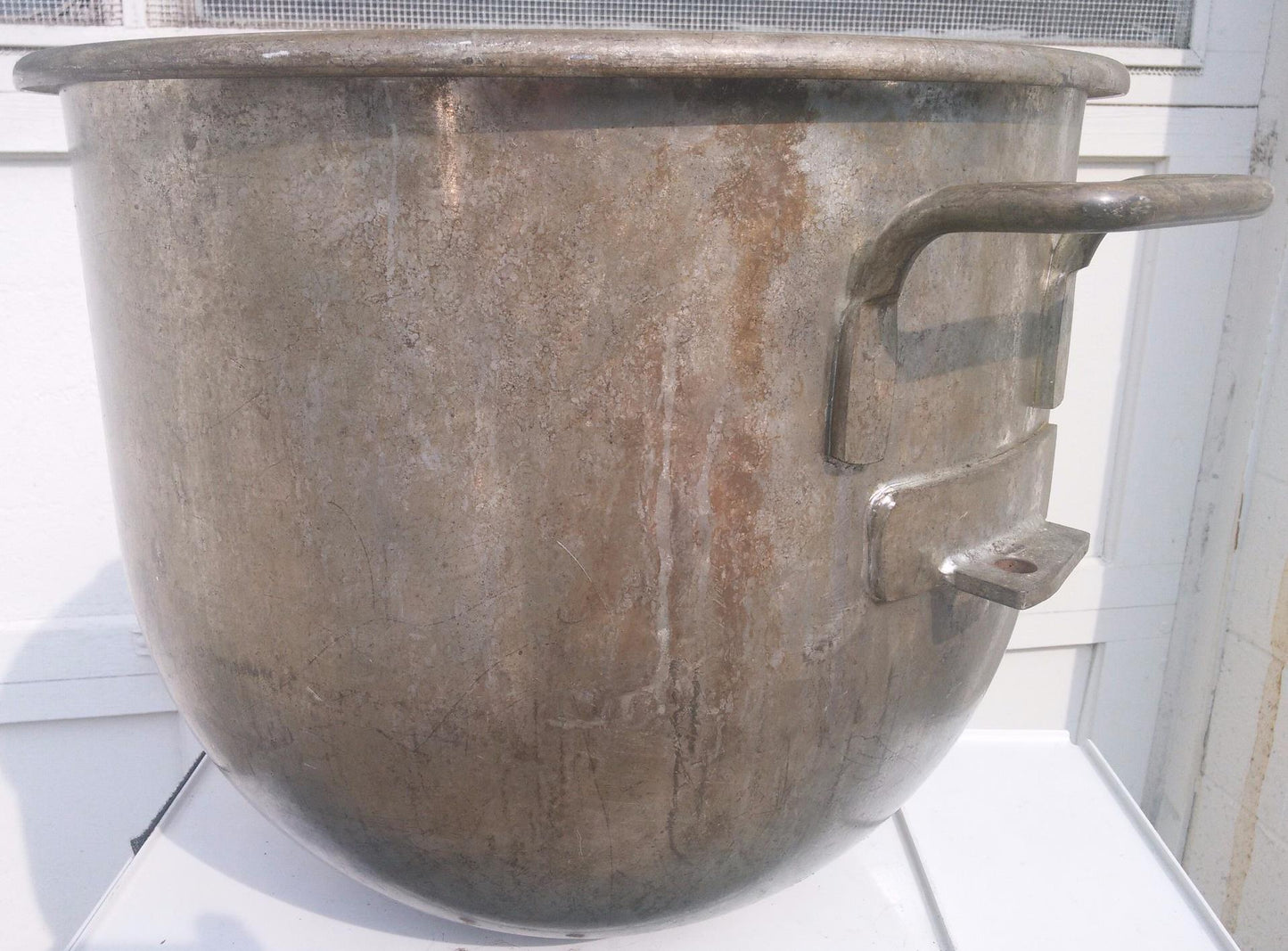 HOBART 40 QUART MIXING DOUGH BOWL