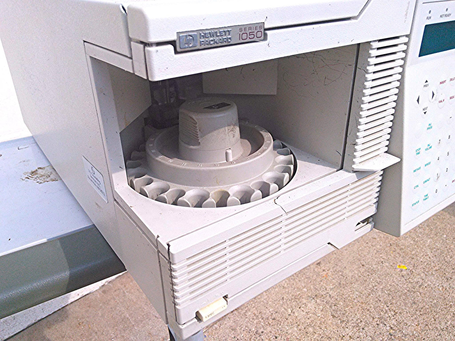 AGILENT HP HEWLETT PACKARD SERIES 1050 AUTOSAMPLER MODEL 79855A