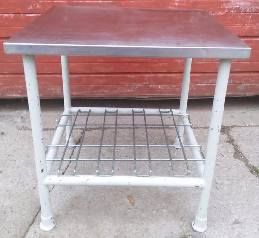 VINTAGE COMMERCIAL KITCHEN HEAVY GAUGE STEEL PREP TABLE & GRID 30w x 33d x 35 h