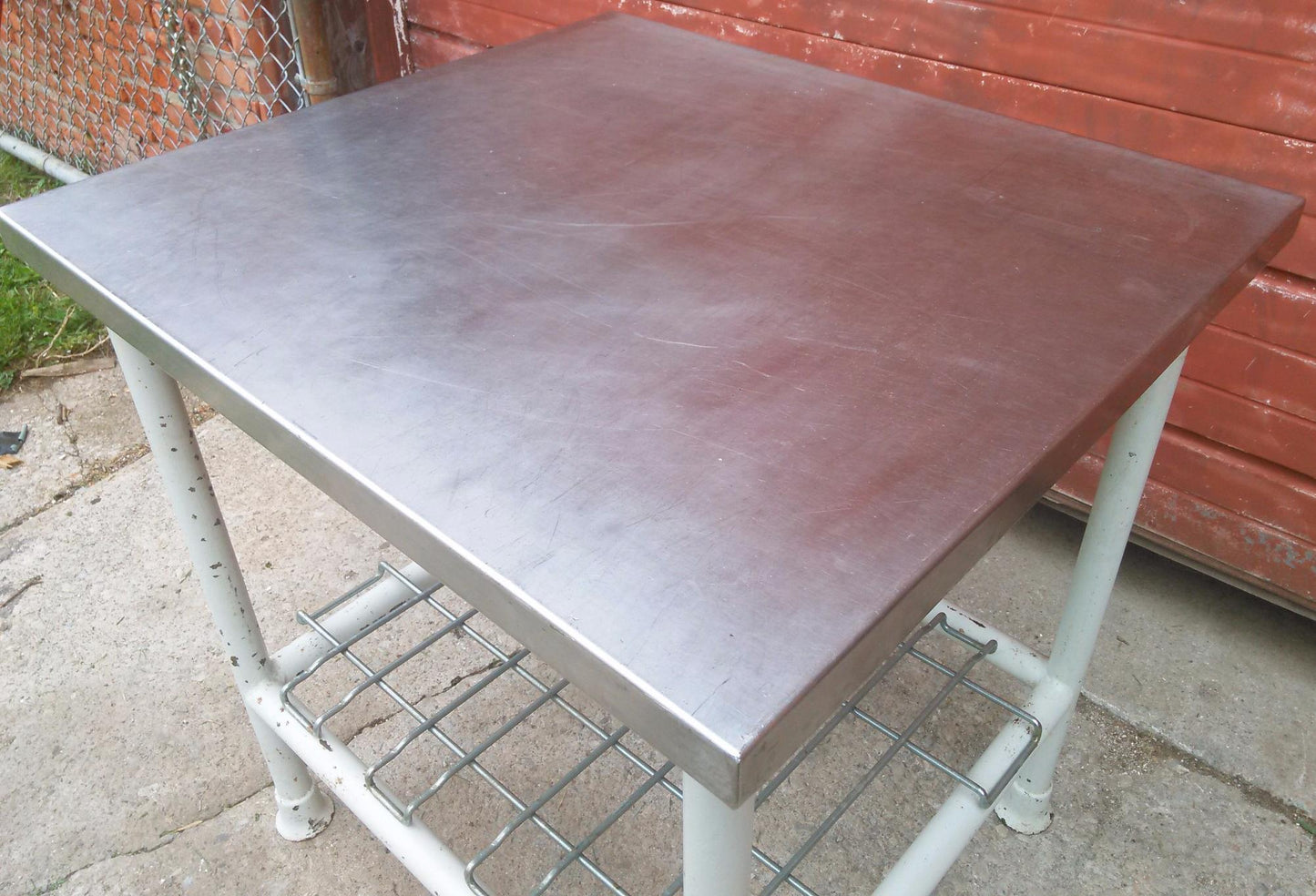 VINTAGE COMMERCIAL KITCHEN HEAVY GAUGE STEEL PREP TABLE & GRID 30w x 33d x 35 h