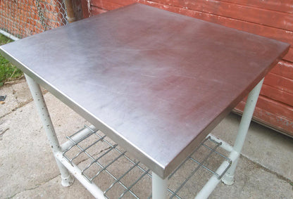 VINTAGE COMMERCIAL KITCHEN HEAVY GAUGE STEEL PREP TABLE & GRID 30w x 33d x 35 h