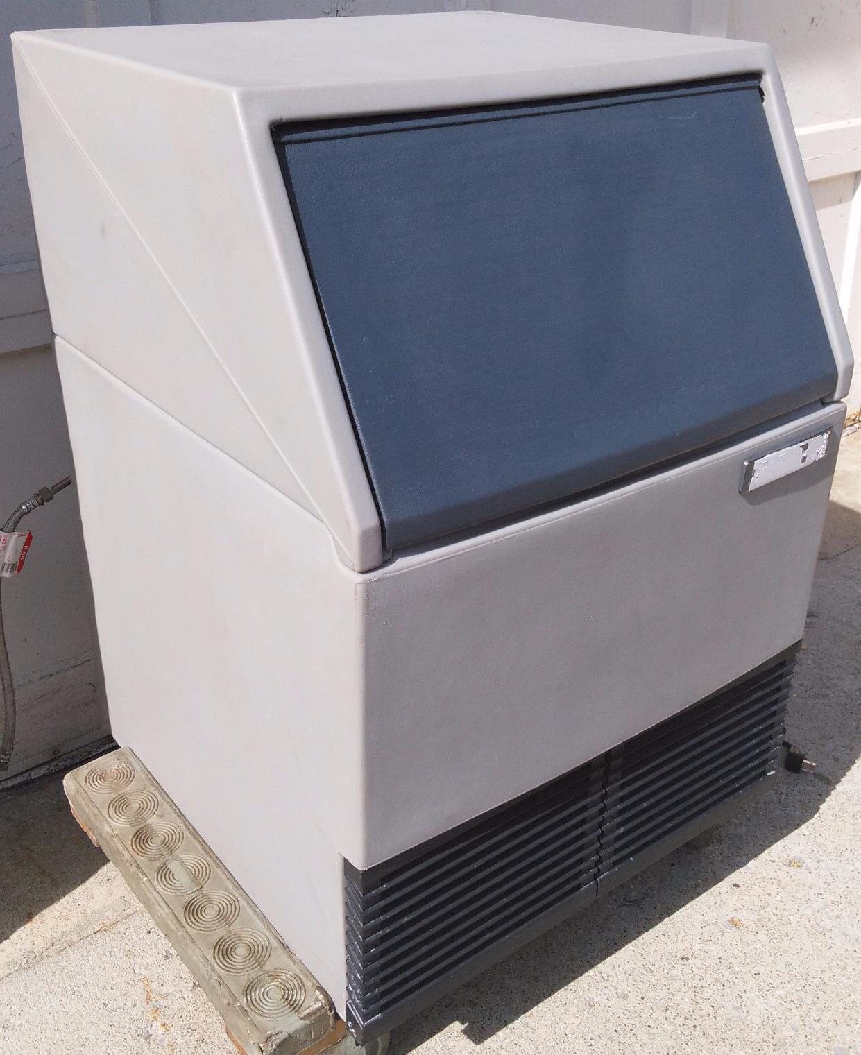 SCOTSMAN MODEL AFE4241-1A Self Contained AIR COOLED FLAKE ICE MACHINE