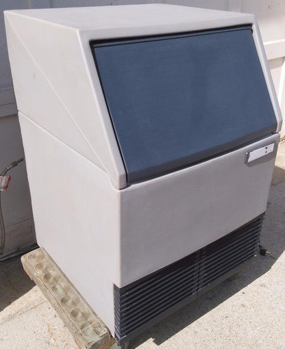 SCOTSMAN MODEL AFE4241-1A Self Contained AIR COOLED FLAKE ICE MACHINE