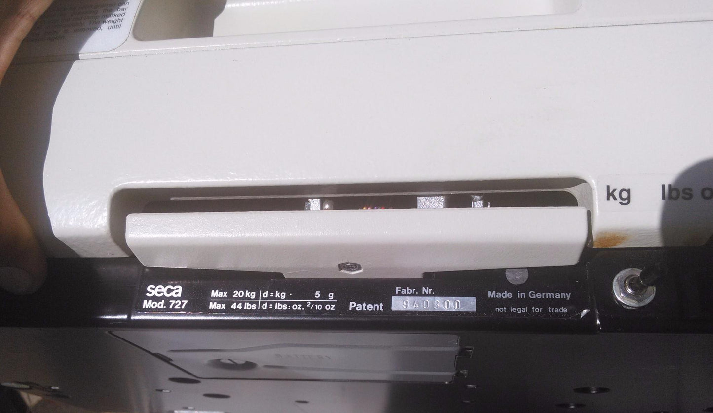 SECA 727 Digital baby scale with fine 1 gram graduation wireless transmission