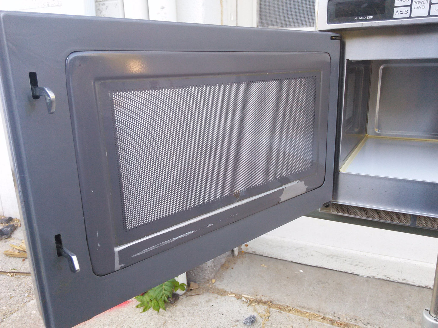 PANASONIC NE-1258R COMMERCIAL MICROWAVE 1200 Watts 60 Programmable Memory Pads