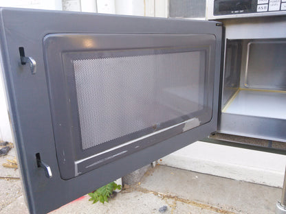 PANASONIC NE-1258R COMMERCIAL MICROWAVE 1200 Watts 60 Programmable Memory Pads