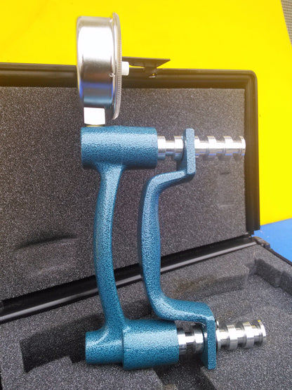 BASELINE HYDRAULIC HAND DYNAMOMETER 200lb GRIP STRENGTH TEST TOOL w CASE
