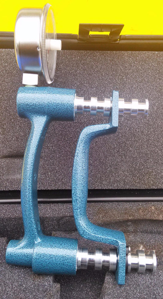 BASELINE HYDRAULIC HAND DYNAMOMETER 200lb GRIP STRENGTH TEST TOOL w CASE