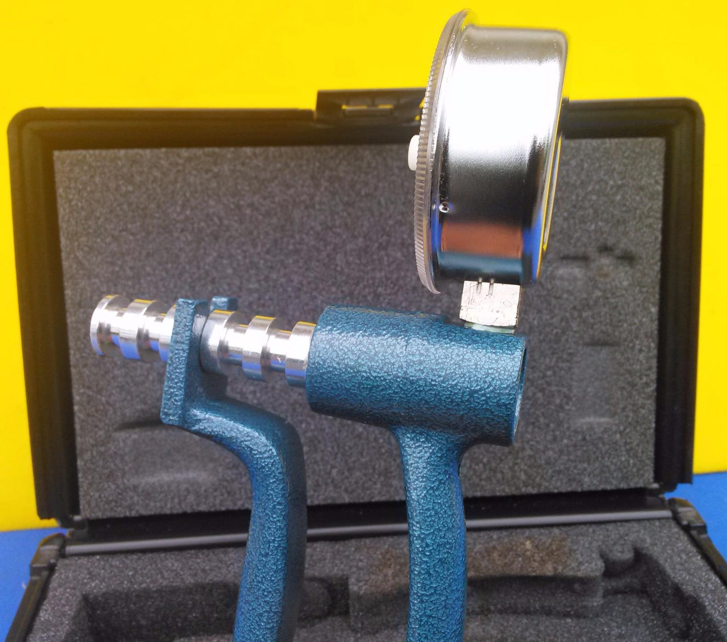 BASELINE HYDRAULIC HAND DYNAMOMETER 200lb GRIP STRENGTH TEST TOOL w CASE