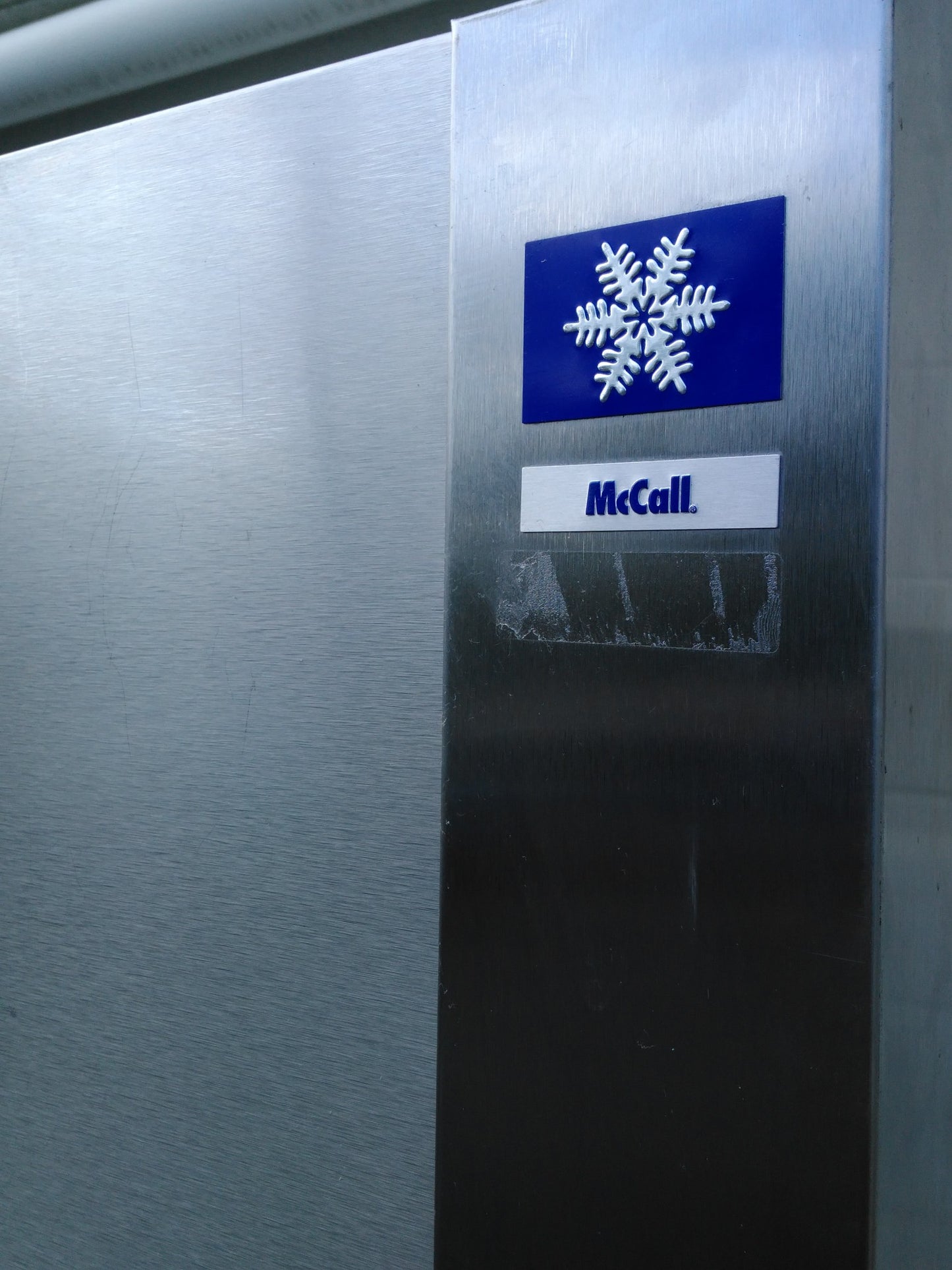 McCALL MANITOWOC KOOLAIRE REFRIGERATOR 4-40KR-3C THREE SECTION REACH IN COOLER