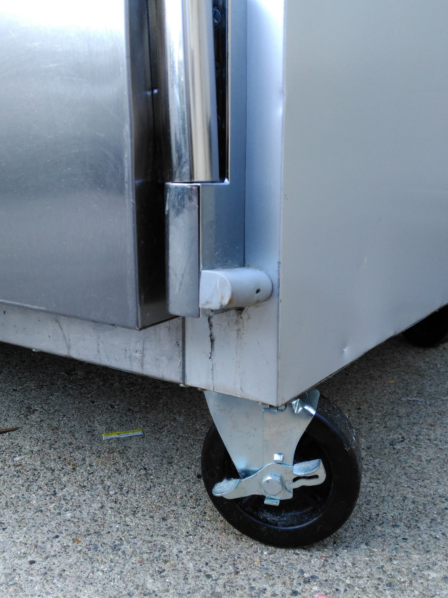 McCALL MANITOWOC KOOLAIRE REFRIGERATOR 4-40KR-3C THREE SECTION REACH IN COOLER